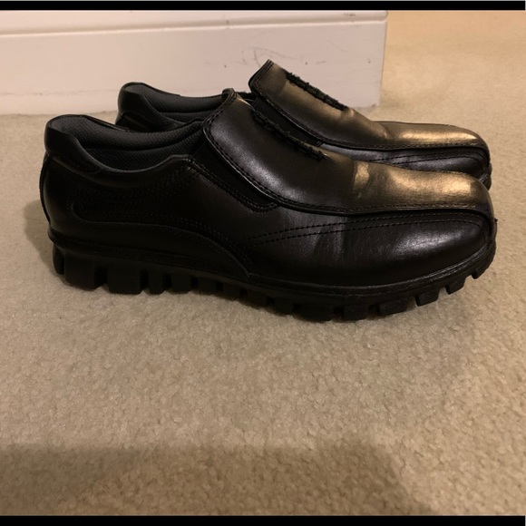 Lightly Used Stags Stadium Boy’s loafers - Picture 3 of 8